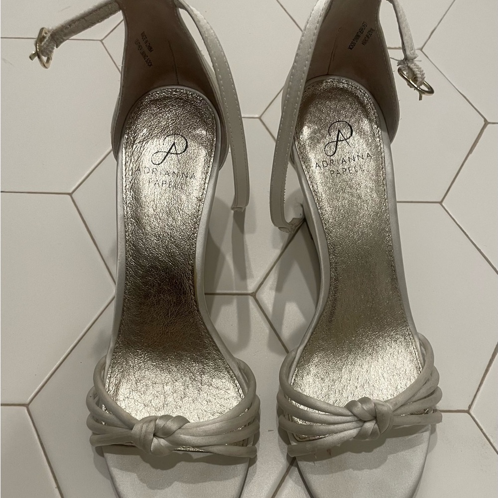 Very cute Satin wedges